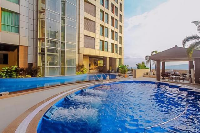 2 Bedroom Condo Unit With City And Mountain View Cebu Eksteriør billede