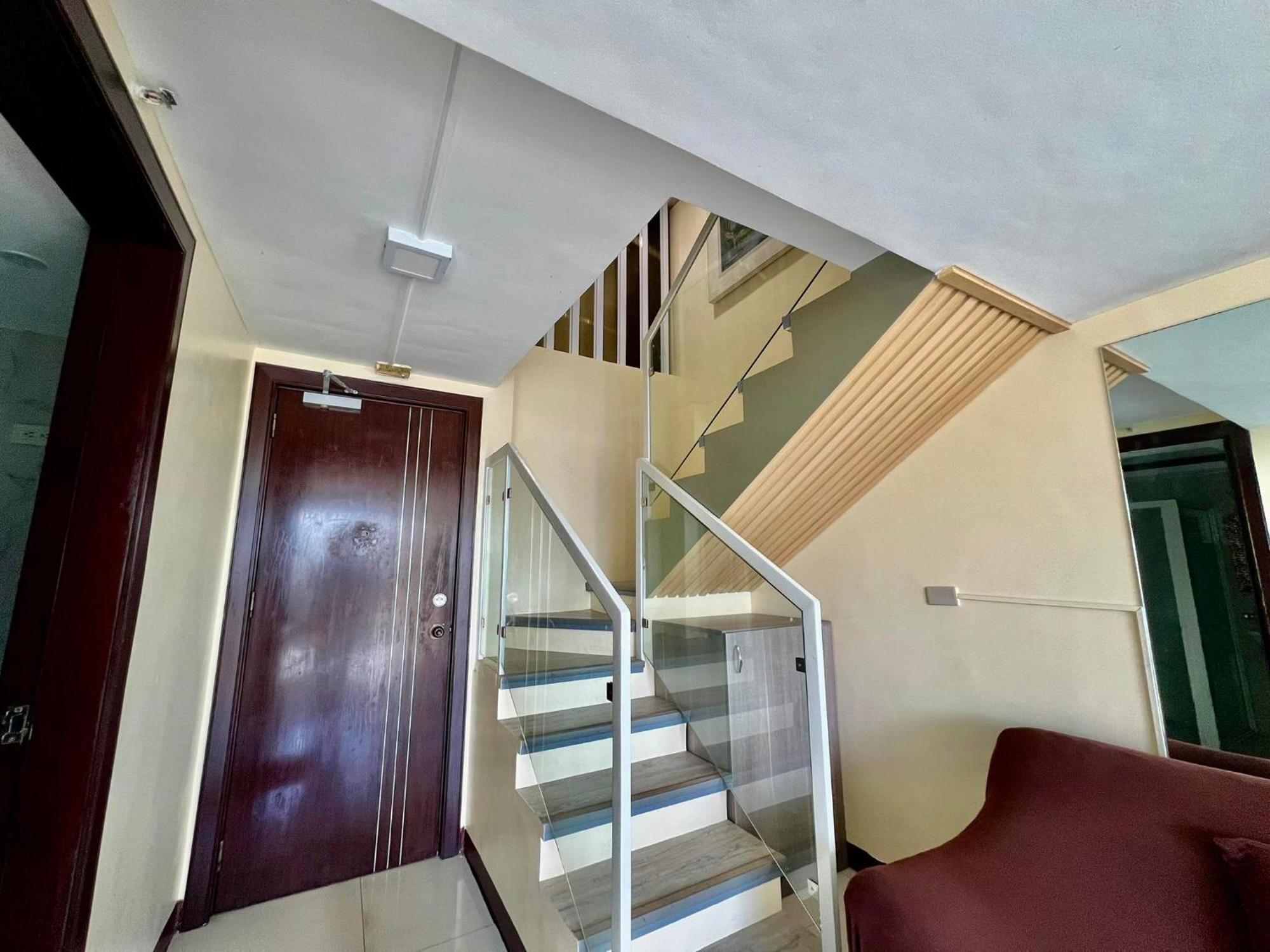 2 Bedroom Condo Unit With City And Mountain View Cebu Eksteriør billede
