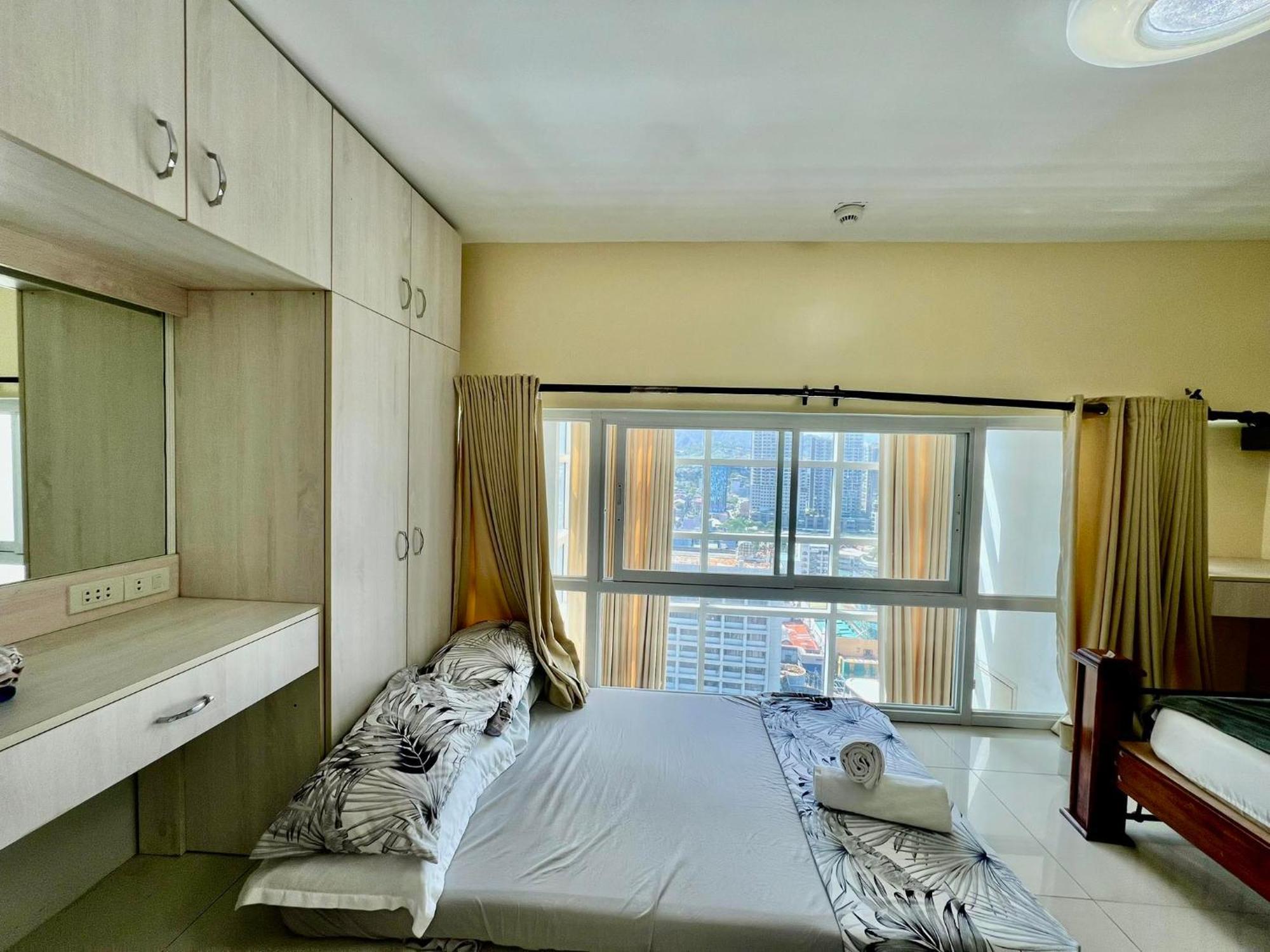 2 Bedroom Condo Unit With City And Mountain View Cebu Eksteriør billede