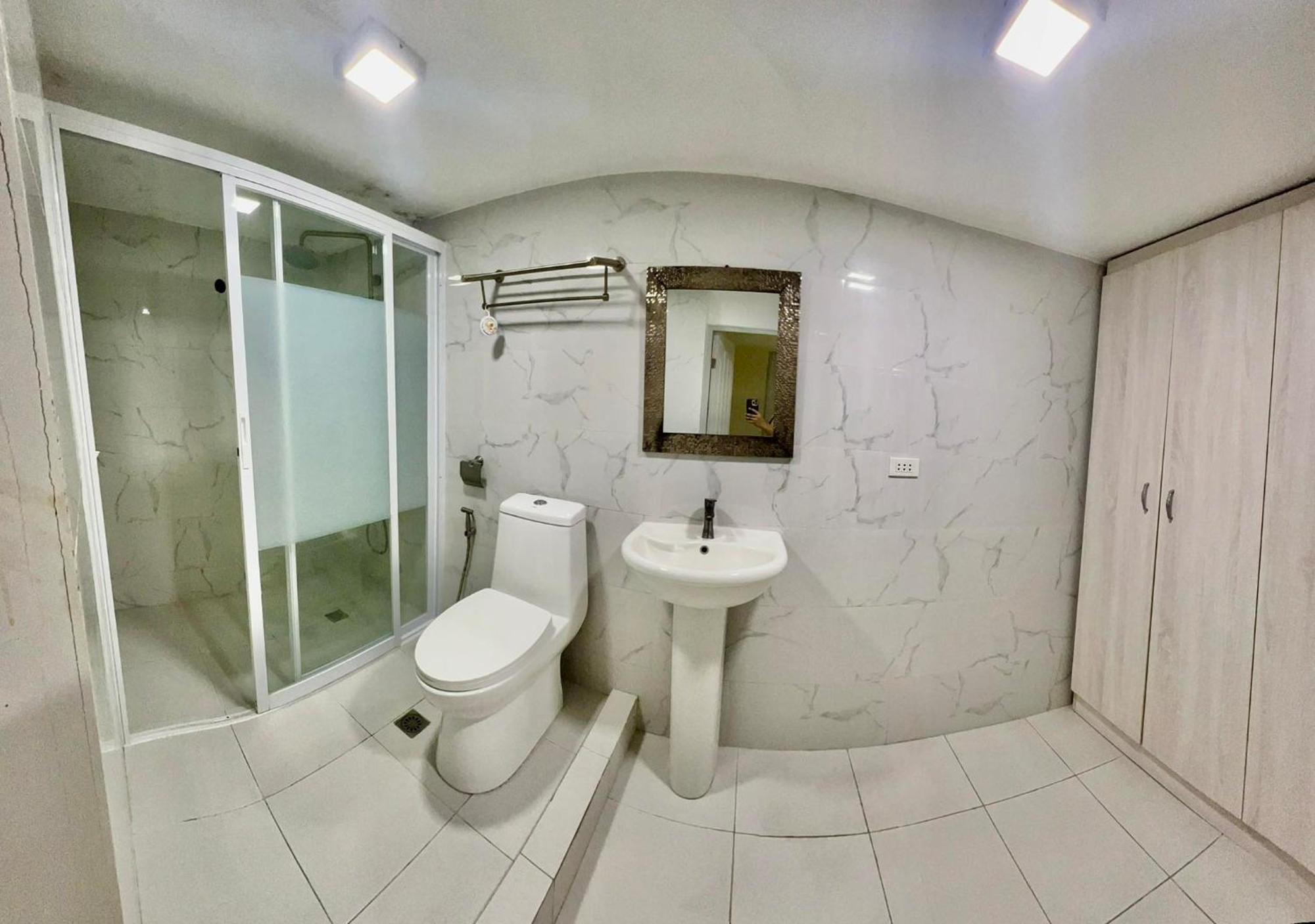 2 Bedroom Condo Unit With City And Mountain View Cebu Eksteriør billede